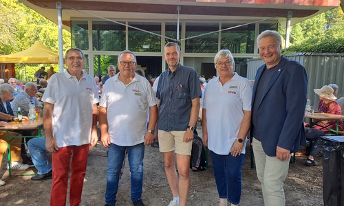 Wolfgang Neltner, Reiner Knoll, Kai Bursie, Monika Henke (alle SoVD Braunschweig) und Dirk Swinke (Vorstandsvorsitzender des SoVD Niedersachsen) (v. li.).