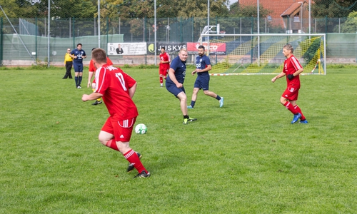 Die gemischten Mannschaften trafen zum Freundschaftsspiel aufeinander.