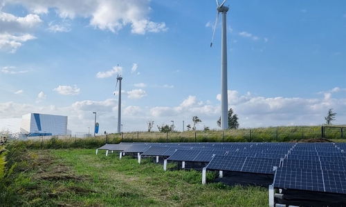 Photovoltaik- und Windkraftanlage für das Forschungsmuseum Schöningen.