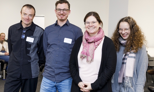 v.l. Prof. Dr. Patrick Pössel (Programminitiator), Tobias Rahm (wissenschaftlicher Projektkoordinator) , Sozialdezernentin Dr. Christina Rentzsch, Esther Grüning (Projektinitiatorin aus der Jugendhilfeplanung).