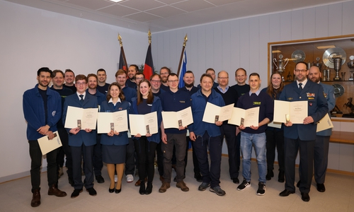 Die Geehrten mit der Einsatzmedaillie "Fluthilfe 2021".