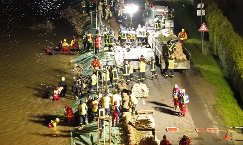 DLRG-Wasserrettungszug Braunschweig im Einsatz.