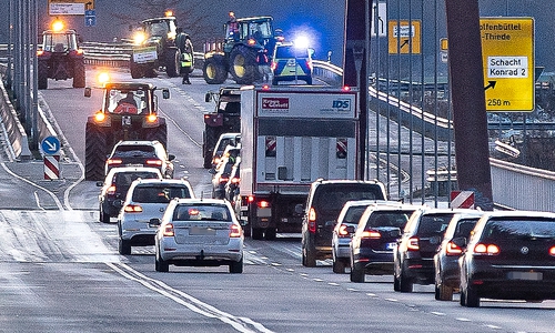 Die Trecker blockierten einige Zufahrten.