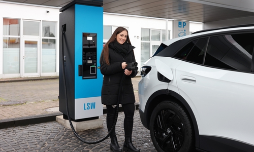 Die neue Ladestation im Autohaus Wolfsburg.