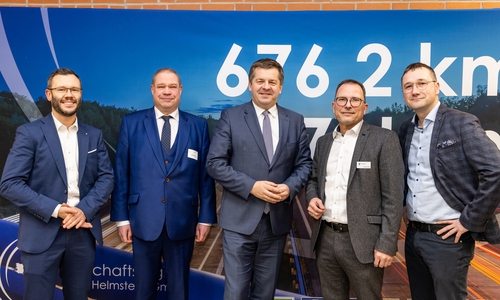 Dr. Alexander Goebel, Leiter der Stabsstelle Silicon Junction, Wittich Schobert, Bürgermeister der Stadt Helmstedt, Sven Schulze, Wirtschaftsminister, Thomas Klein, Geschäftsführer der WRH und Christian Burgart, Prokurist der WRH (v. li.).