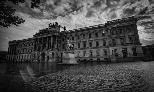 Einsatz der Polizei an den Braunschweiger Schloss-Arkaden. (Archiv)