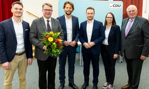 Claas Merfort, Carsten Müller, Gerrit Stühmeier, Maximilian Pohler, Heike Otto und Karl Josef Laumann (v. li.).