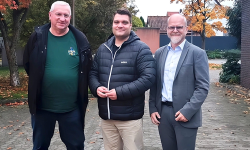 Der neue Vorsitzende Daniel Eimers (Mitte), zusammen mit den beiden Stellvertretern Frank Denecke (links) und Tobias Breske.