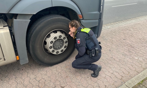 Im Mittelpunkt der Kontrollen standen die Fahrtüchtigkeit, das Fahrverhalten der Fahrzeugführenden und der Zustand der Fahrzeuge.