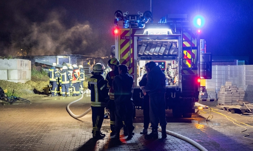 An die 50 Feuerwehrleute waren im Einsatz.