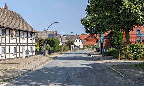 Das Projekt zum Ausbau der Ortsdurchfahrt der Kreisstraße K 32  Alte Salzstraße/Am Ritterhof in Gitter wird vorgestellt. 