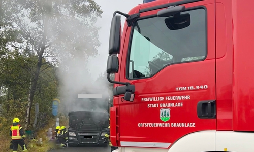 Das Feuer war unter dem Fahrerhaus ausgebrochen. 