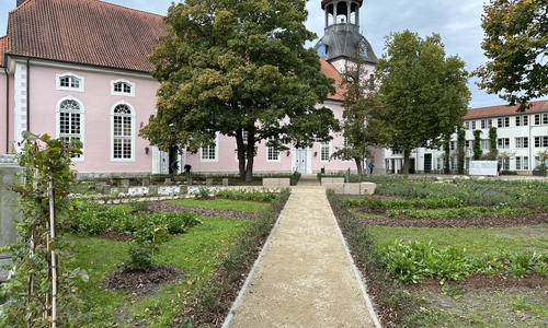 Aus dem Kirchgarten wurde ein Klimaschutzgarten.