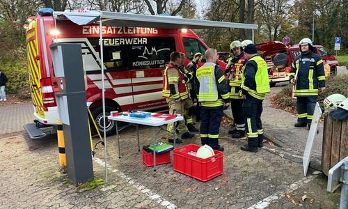  Am gestrigen Donnerstag wurden die Feuerwehren der Stadt Königslutter und Ochsendorf sowie die Kreisfeuerwehr mit der Messkomponente zu einem Einsatz ins Psychiatriezentrum (APZ) Königslutter alarmiert.