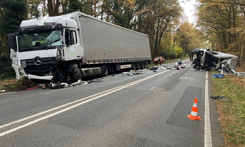 Zu einem tödlichen Verkehrsunfall kam es heute gegen kurz vor 8 Uhr auf der B248 