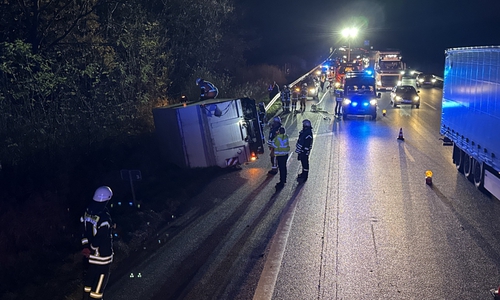 Zwischen dem Autobahnkreuz Wolfsburg-Königslutter und der Anschlussstelle Braunschweig-Ost war es am Samstagabend zu einem Auffahrunfall gekommen.