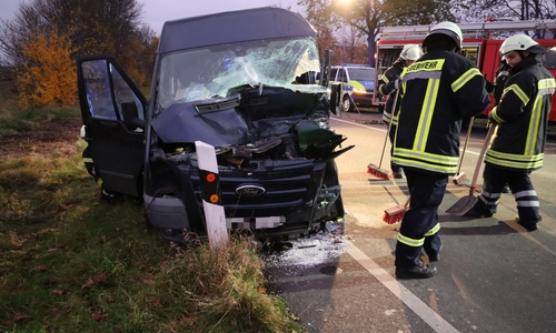 Der Transporter wurde schwer beschädigt.