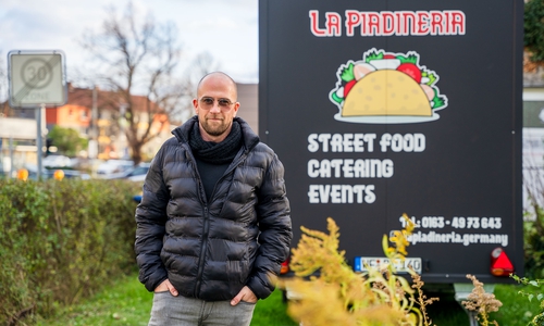 Seit Februar betreibt Davide Bernardi seinen Food-truck ""La Piadineria" in der Ringstraße. 