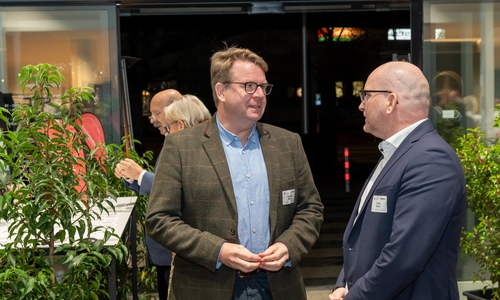 Stefan Becker (rechts) begrüßt den CDU-Bundestagsabgeordneten Carsten Müller. 