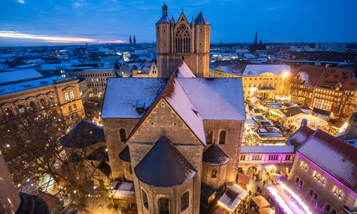 Im Dezember können sich Braunschweigerinnen, Braunschweiger und Gäste auf zahlreiche vorweihnachtliche Veranstaltungen vom Braunschweiger Weihnachtsmarkt bis zum Wintertheater freuen.