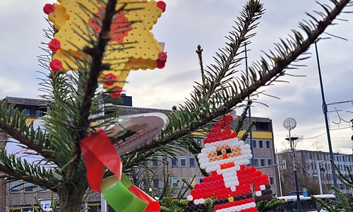 Kreativer Baumschmuck in Lebenstedt.