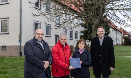 v.l.: Erster Stadtrat Eric Neiseke, Oberbürgermeister Frank Klingebiel, Astrid Paus (Amt für Landesentwicklung) und Stadtrat Michael Tacke.