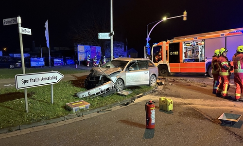 In der Nacht zum heutigen Samstag kam es zu einem Unfall auf der Kreuzung Neißestraße. 