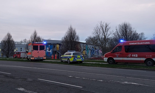 Feuerwehr und Polizei mussten zur Okeraue anrücken.