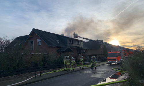 Der Dachstuhl hatte in Vollbrand gestanden.