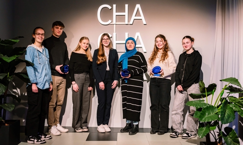 Die Teilnehmenden des fünften Rhetorikwettbewerbs der Öffentlichen (von links nach rechts): Tabea Senff, Malte Kern (Gewinner), Nellie Adrian, Leoni Reinema, Yade Sümeyye Simsek (Gewinnerin), Lara Swaydan (Gewinnerin) und Mascha Meineke (nicht auf dem Bild: Christopher Milius).