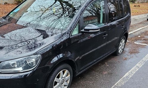 Ende Januar wurden alle vier Reifen des Autos zerstochen.