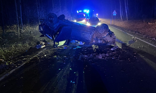 Das Fahrzeug wurde durch den Unfall stark beschädigt.