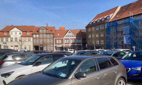 Parken auf dem Holzberg.