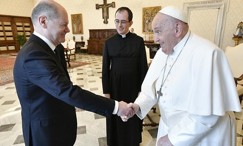 Olaf Scholz und Papst Franziskus
