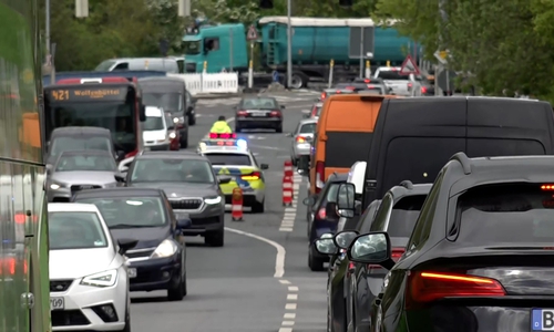 Um den Einsatzort mussten Straßen gesperrt werden. 