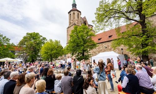 Frische Frühjahrslooks für den Kleiderschrank: Bei den Modenschauen im Magniviertel ließen sich die Besucherinnen und Besucher inspirieren.
