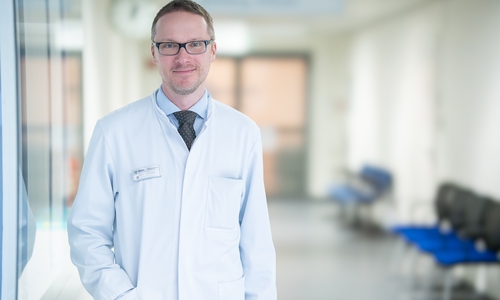 Der neue Chefarzt der Klinik für Allgemein- und Viszeralchirurgie am skbs, PD Dr. med. Tim R. Glowka.