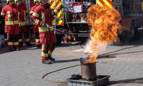 Auch die Feuerwehr beteiligte sich am Rahmenprogramm. Am Abend gab es ein Lagerfeuer.