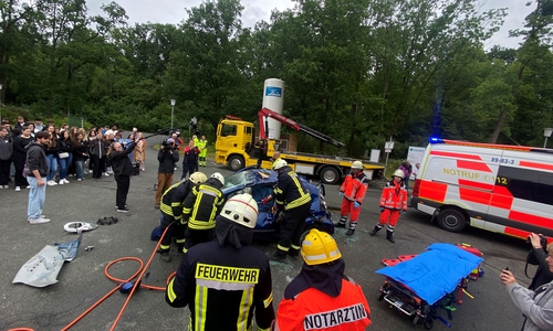 Schüler erlebten hautnah einen nachgestellten Unfall.