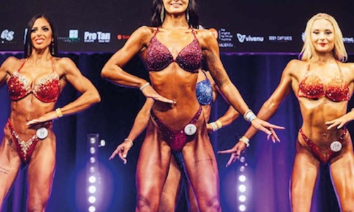 Das erste Mal auf der Bühne vor großem Publikum stehen: Ein Zauber, der der jungen Bodybuilderin Emily Läbe (Mitte) bestätigte, dass sich der lange, trainingsreiche Weg gelohnt hat. 