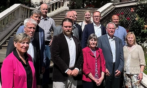 Die Delegation unter Leitung des Ersten Stadtrats Thorsten Drahn besteht aus Ratsmitgliedern, Verwaltungsmitarbeitern und Ehrenamtlichen.