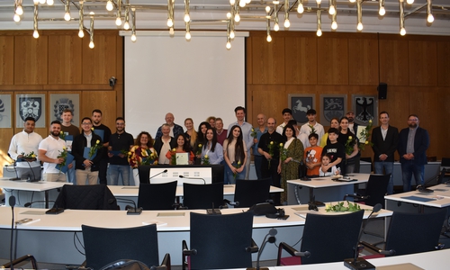  27 Frauen, Männer und Kinder erhielten die deutsche Staatsbürgerschaft. 