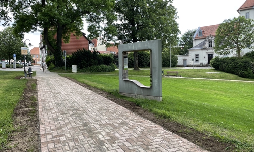 Der Gehweg am Blauen Auge in Richtung Innenstadt wurde erneuert.