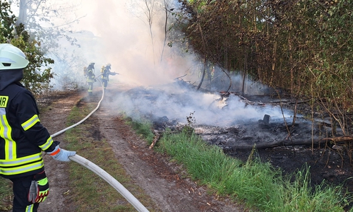 An der A39 war es am Nachmittag zu einem Böschungsbrand gekommen. 