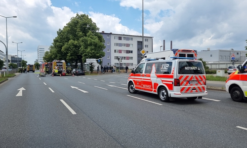 Am Samstagmittag kam es in einem Haus in der Heßlinger Straße zu einem Feuer. 