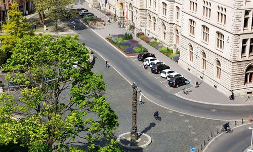 Der Fritz-Bauer-Platz soll umgestaltet werden.