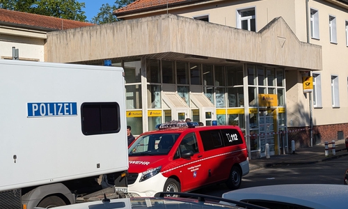In Wolfenbüttel wurde der Geldautomat der Postbank gesprengt. 