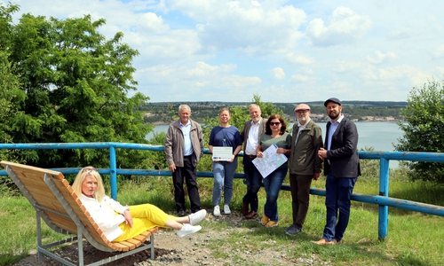 Anja Kremling-Schulz, Werner Müller (Bürgermeister Harbke), Erster Stadtrat Henning Konrad Otto, Anke Grundmann (Stadt Schöningen), Michael Schmidt (Amtshof Eicklingen) und Malte Schneider (Bürgermeister Schöningen) (v. li.).