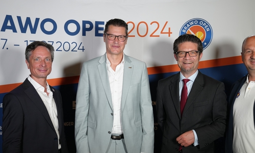 Präsentierten das Programm der BRAWO Open 2024:  Markus Beese, Leiter Marketing Volksbank BRAWO und Geschäftsführer Brunswiek Marketing GmbH; Raik Packeiser, Präsident Tennisverband Niedersachsen-Bremen e.V. (TNB);  Carsten Ueberschär, Vorsitzender des Turnierbeirates und Leiter Direktion Braunschweig der Volksbank BRAWO; Volker Jäcke, Turnierdirektor BRAWO OPEN.