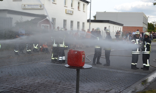 Ein Eindruck von den Eimerfestspielen 2023 der Gemeindefeuerwehr in Wedtlenstedt.